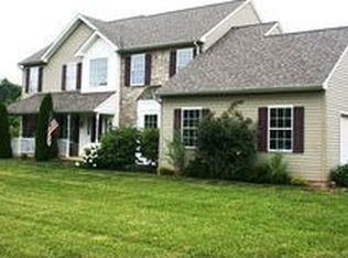 1547 Melville Dr, Pottstown, PA 19465