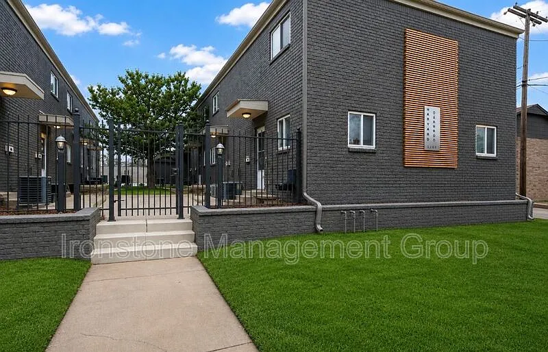 Studio, $1,095 — Photo 2