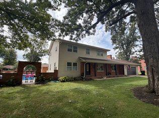5 Oaklane Dr, Ottawa, IL 61350