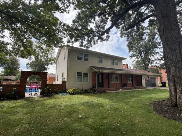 5 Oaklane Dr, Ottawa, IL 61350