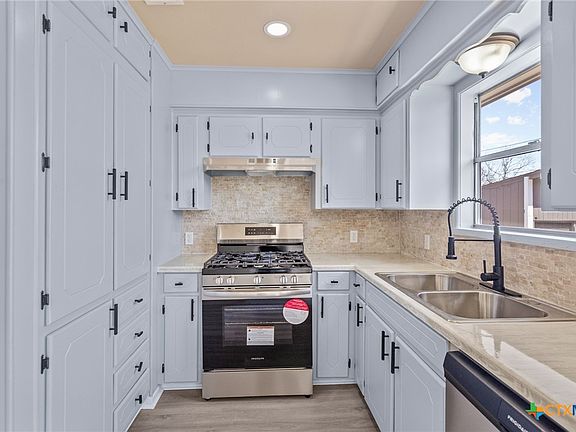 5th image of 1502 Burkedale Dr
