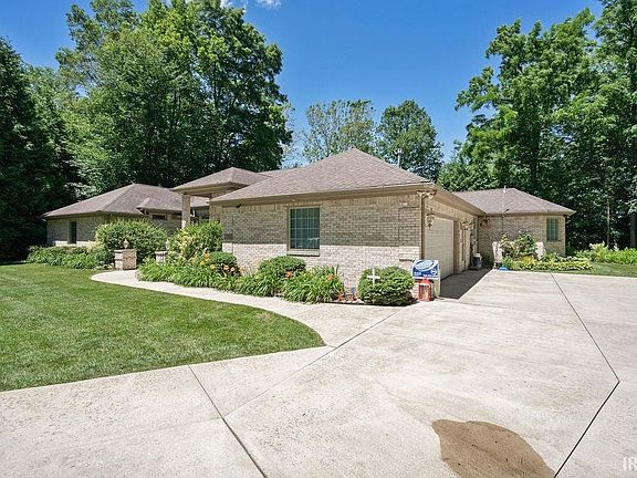 3rd image of 3304 Oakview Ct