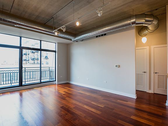 3rd image of 3245 N Ashland Ave APT 4C