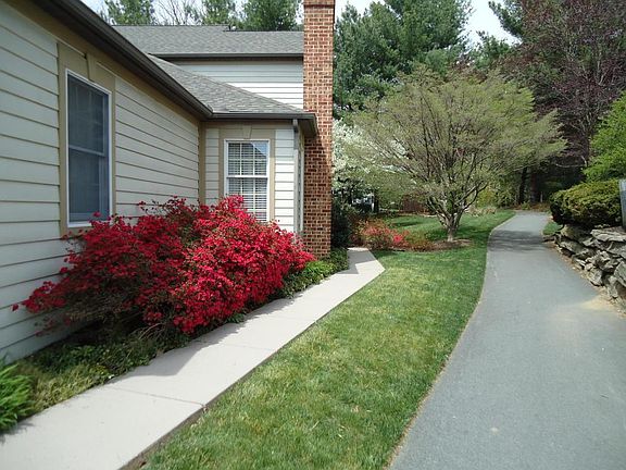 2nd image of 538 Thorngate Pl