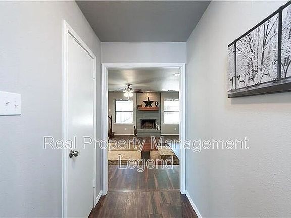 3rd image of 509 Indian Creek Dr