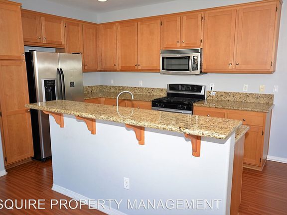 5th image of 274 Riverdale Ct APT 1001