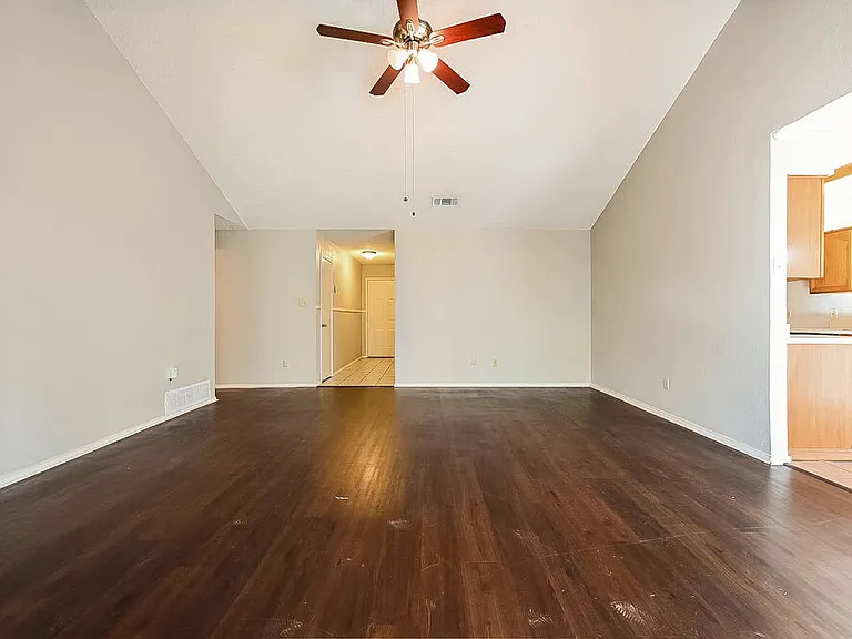 6217 Cool Springs Dr — Photo 4