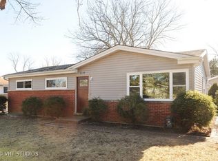 1119 Rago Ave, Deerfield, IL 60015