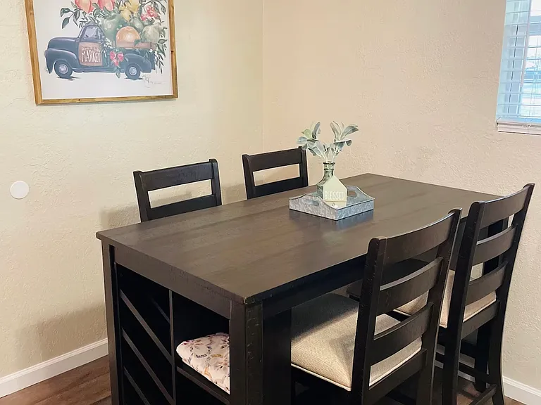 6301 NW Oak Ave #1 — Photo 3