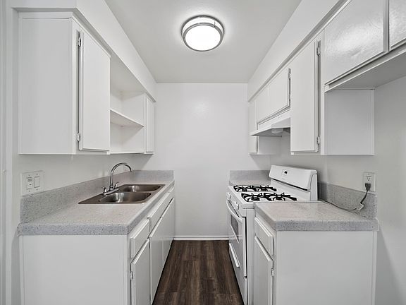 4th image of 12638 Cedar Ave #2d40438c1