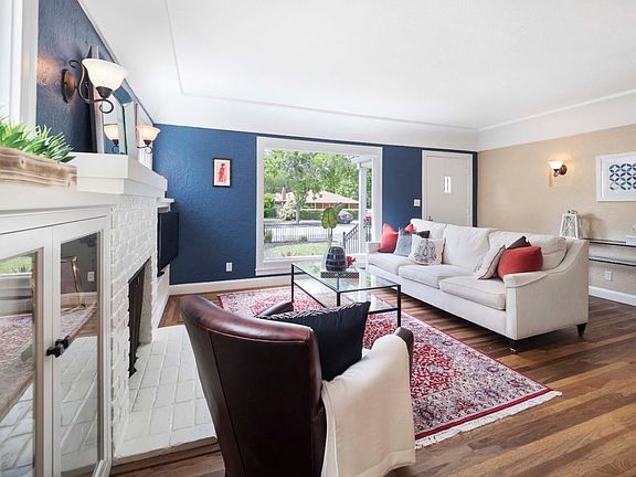 2nd image of 2035 Oakley Ave