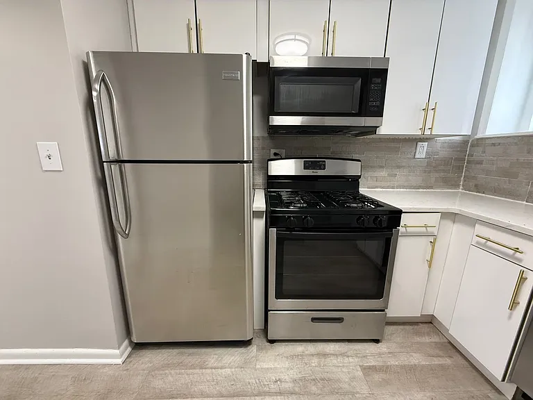 13 Olean Ave #B100E — Photo 1