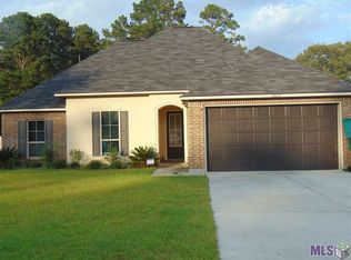 26018 Bronzewood St, Denham Springs, LA 70726