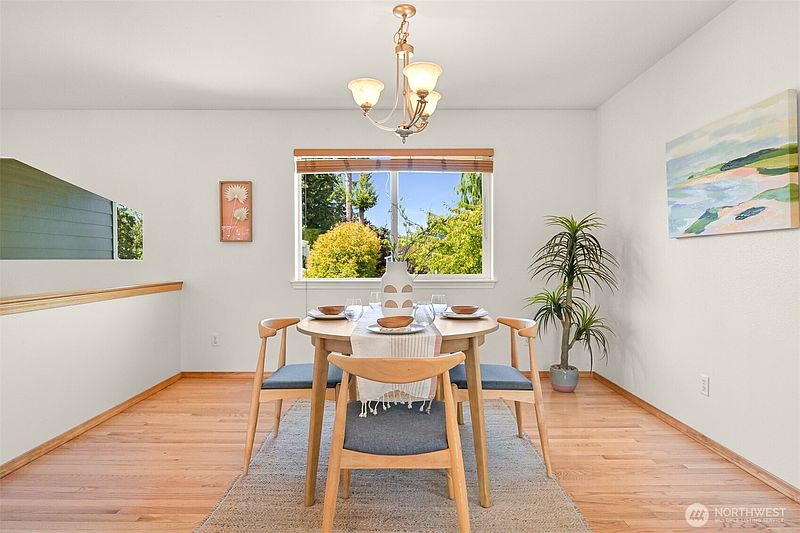 4th image of 3610 Lemon Grove Drive