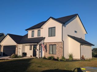 1906 Waynedale Dr, Garrett, IN 46738