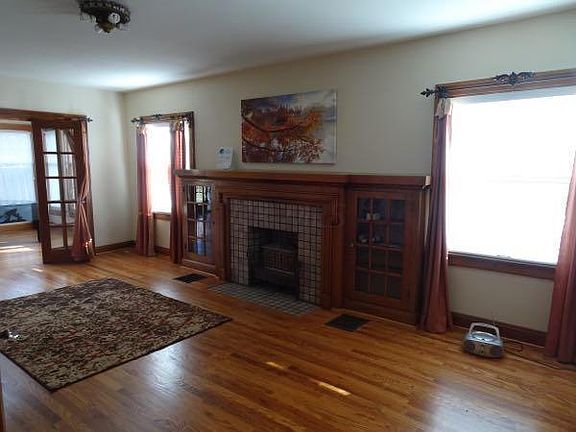 3rd image of 3806 N High St