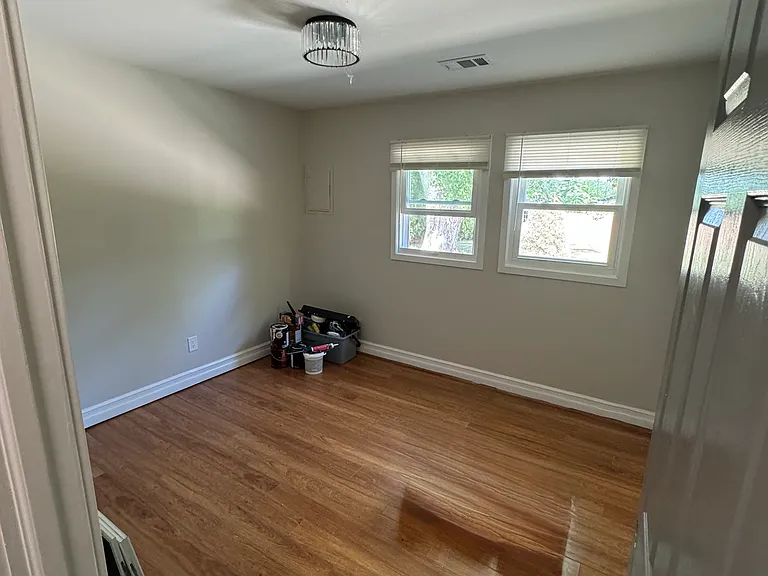 2 Plymouth Ave W — Photo 10