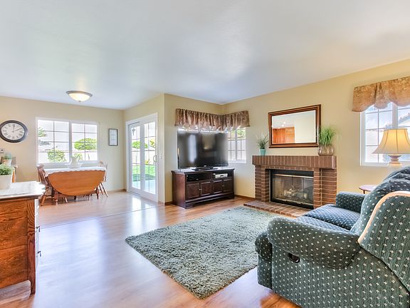 4th image of 10870 Colusa St