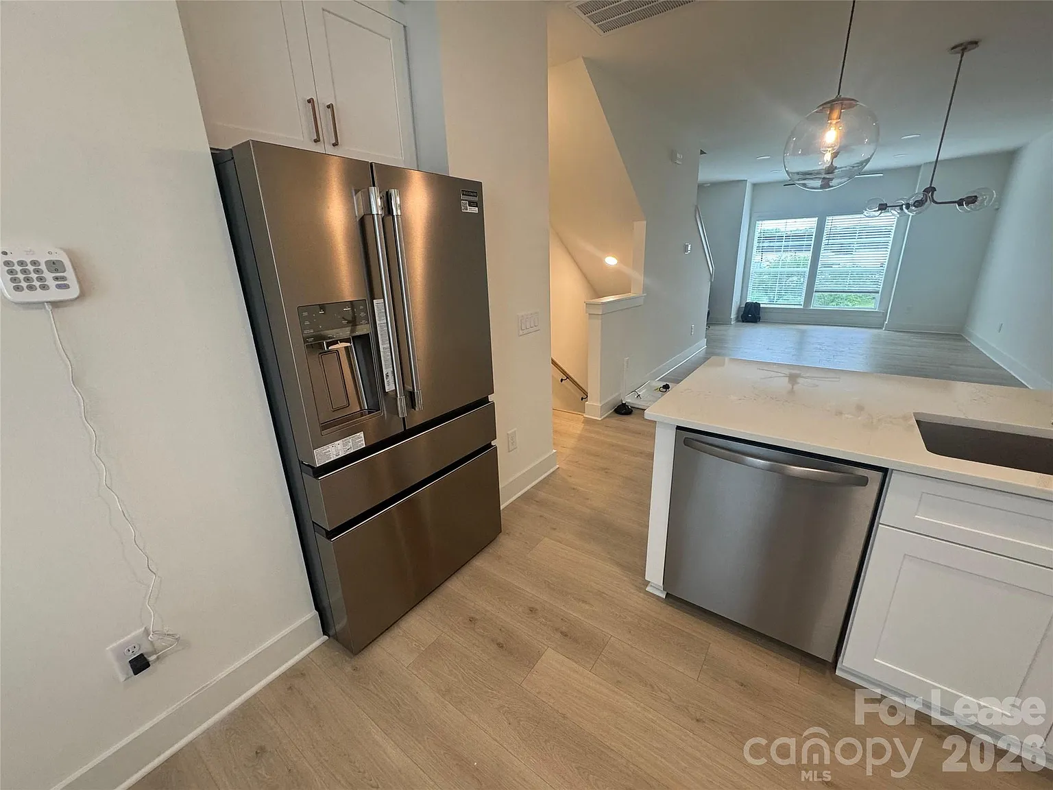 3 bed, 3.5 bath, 1681 sqft, $2,650 — Photo 4