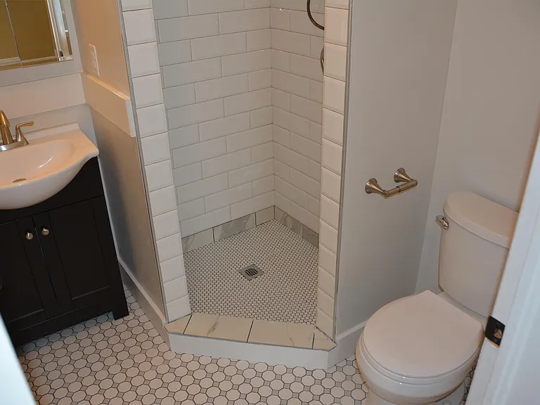 681 E 5th Ave — Photo 29