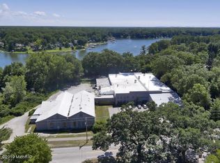 169 Park St, Fruitport, MI 49415