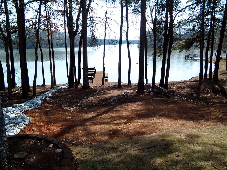 2nd image of 324 Bass Cove Dr