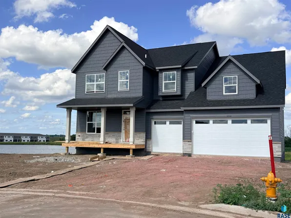 5724 E Ashwood Cir, Sioux Falls, SD 57108