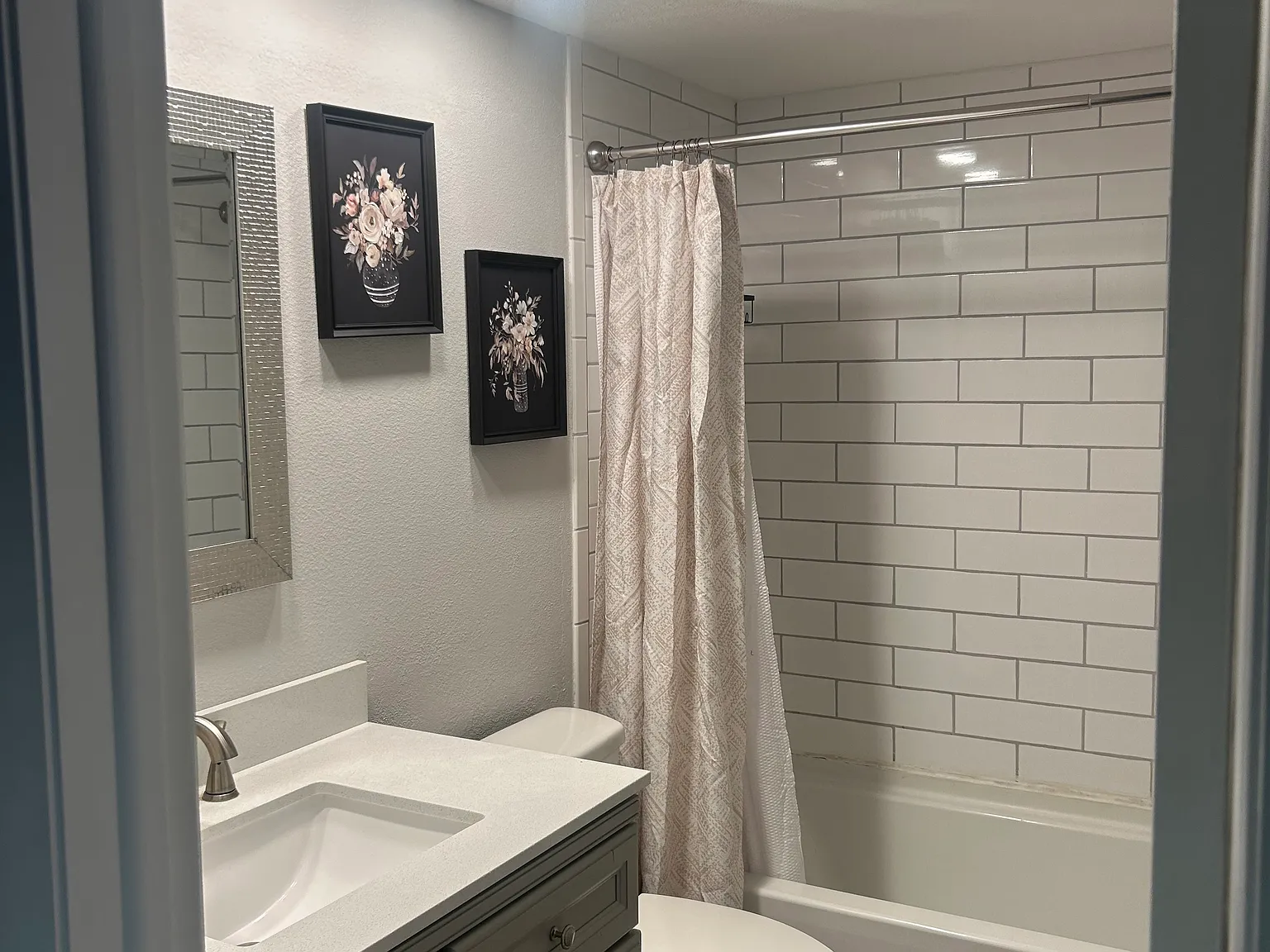 2 bed, 1032 sqft, $2,100 — Photo 3