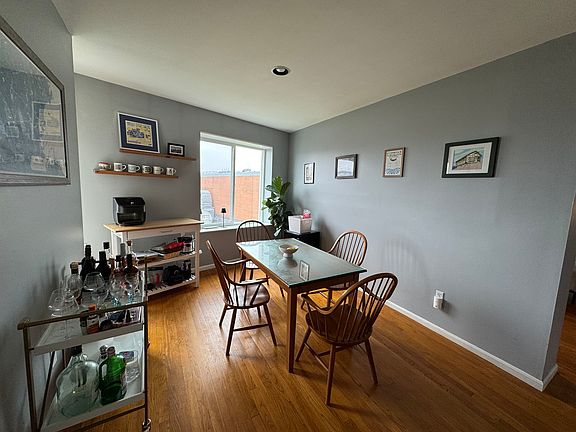 5th image of 414 Commercial St APT 7