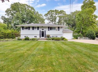 48 Franklin Ave, Brentwood, NY 11717