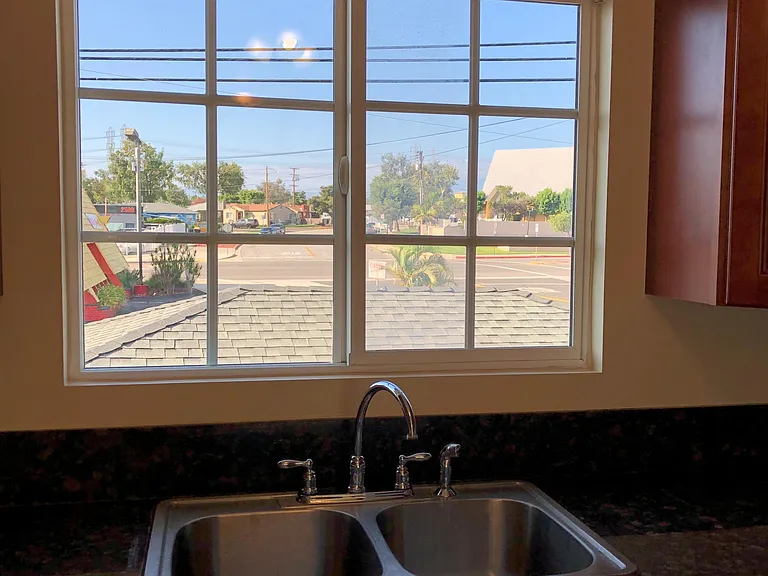 2502 W Via Corona #1/2 — Photo 32