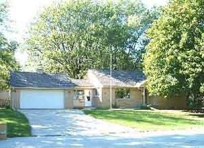 1st image of 5625 S 113th St