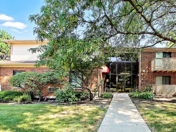 33661 N Royal Oak Ln APT 101, Grayslake, IL 60030
