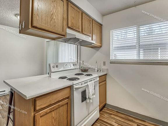 4th image of 19849 NE Halsey St APT 120