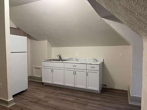 3rd image of 1120 Park Ave #7