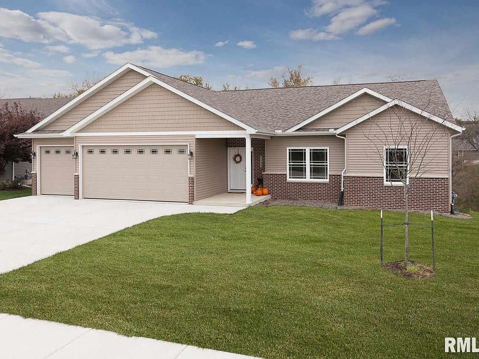 1122 Wild West St, Le Claire, IA 52753 Zillow