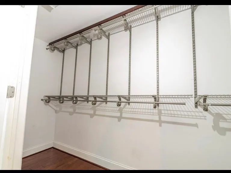 1305 Redditch Ct — Photo 4