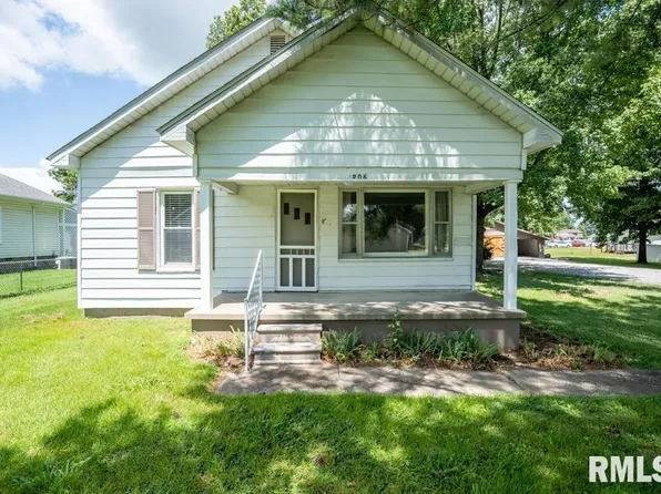 1206 E Boulevard St, Marion, IL 62959
