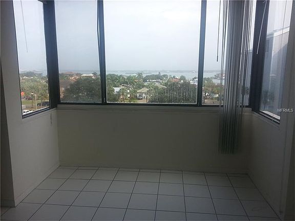5th image of 644 Island Way APT 605