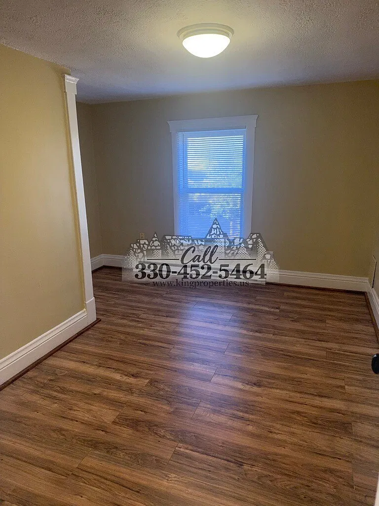 802 Bedford Avenue Southwest - 2 — Photo 4