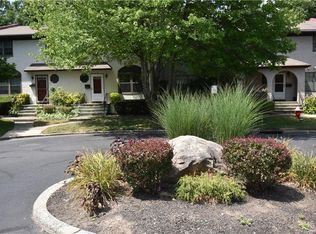 166 Somerset Dr #166, Suffern, NY 10901