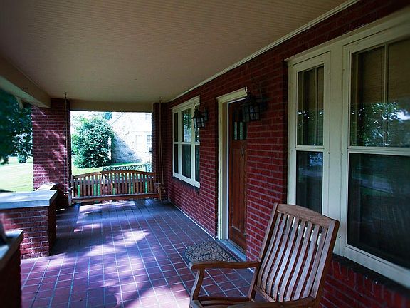 4th image of 2217 NE Highland Dr