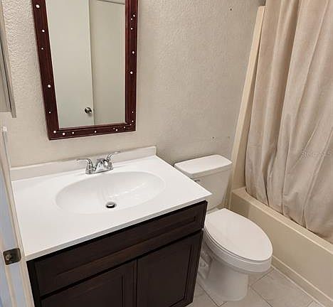 3rd image of 3200 QUEEN PALMS COURT