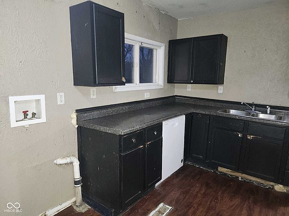 5th image of 4428 N Campbell Ave