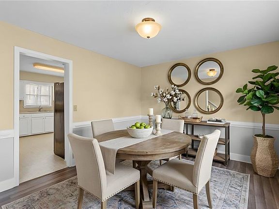 3rd image of 783 Pine Ridge Dr