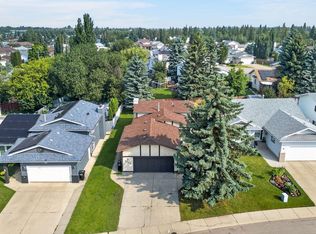3722 34a Ave NW, Edmonton, AB T6L 4Z2