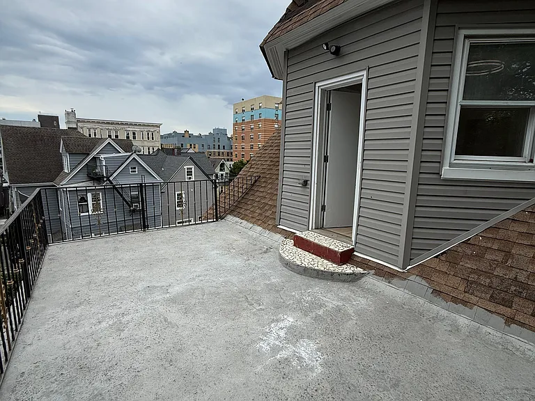12 Cedar Pl #2 — Photo 7