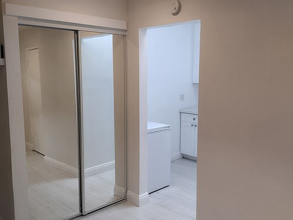 2nd image of 7450-2 Girard Ave #7450-2