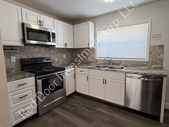 5th image of 320 W Howry Ave #1