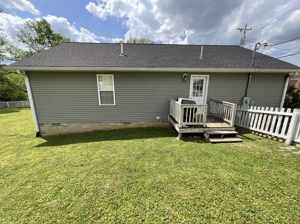 220 College Ave E, Carthage, TN 37030